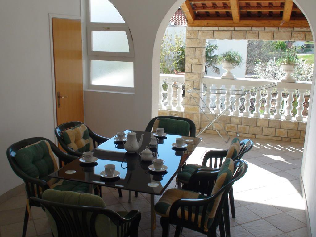 Apartments Milka Vodice Zimmer foto