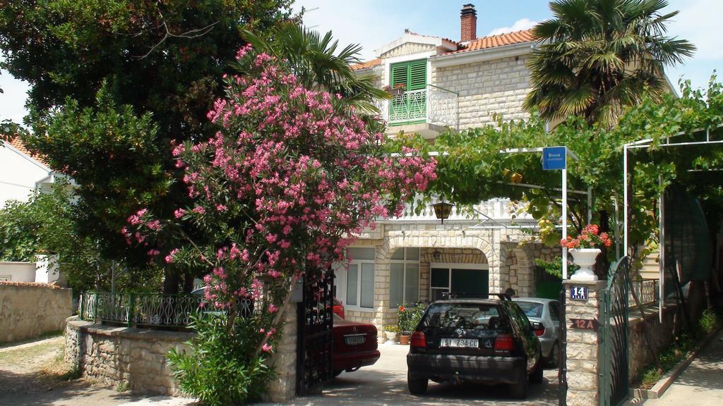 Apartments Milka Vodice Exterior foto